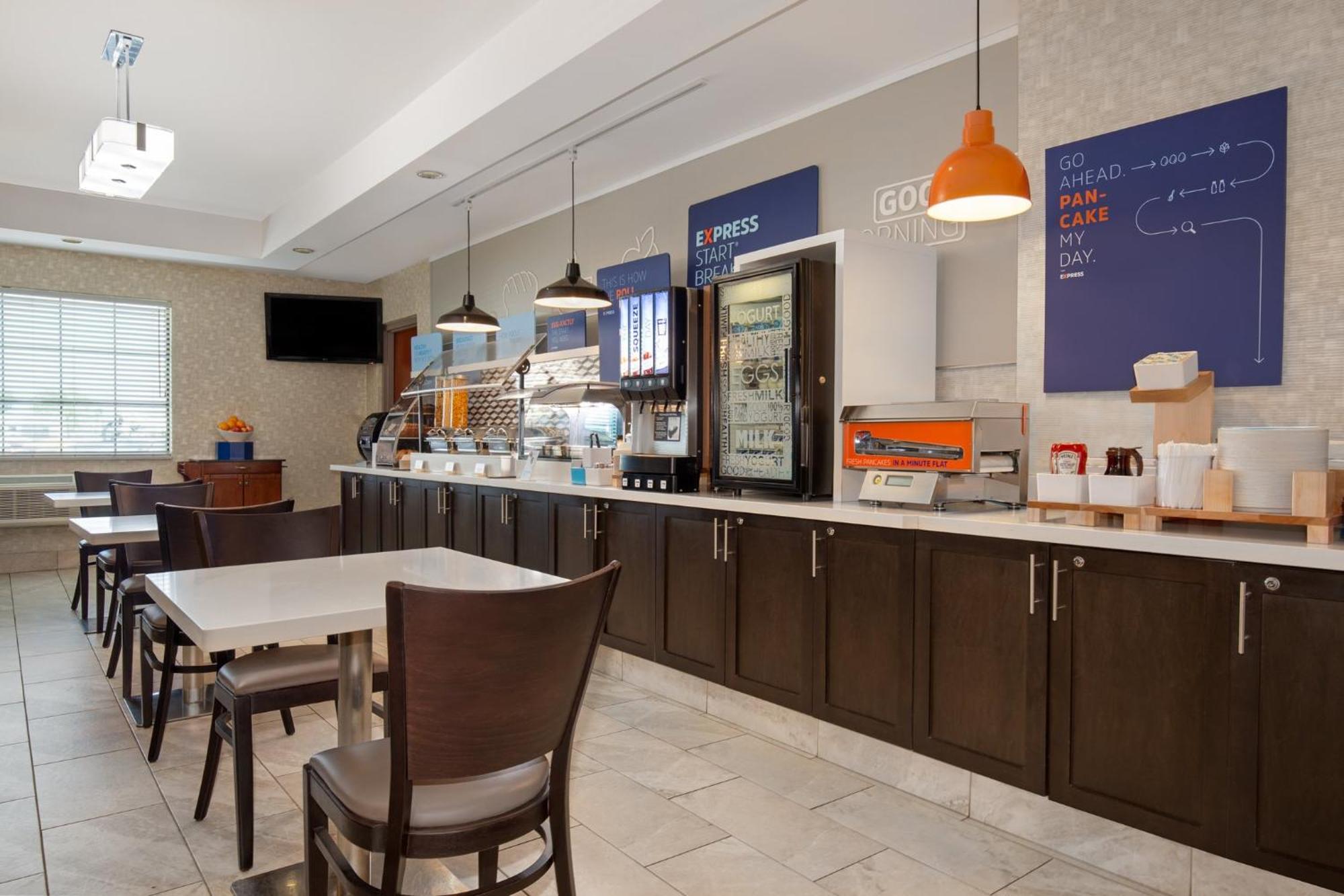 Holiday Inn Express Hotel & Suites Barrie By Ihg Exterior foto