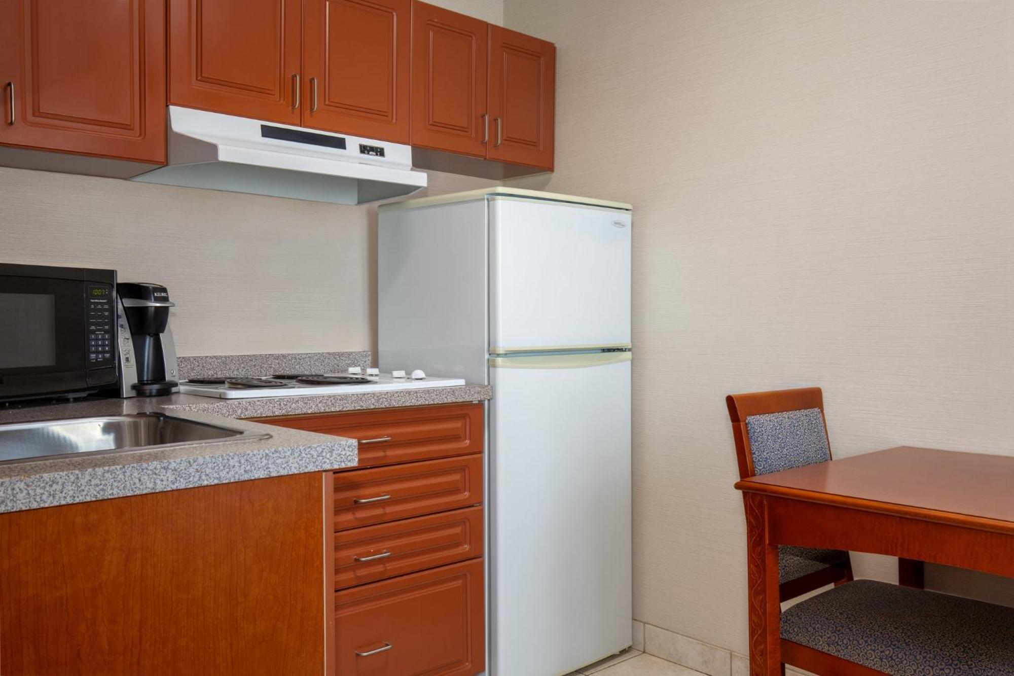 Holiday Inn Express Hotel & Suites Barrie By Ihg Exterior foto