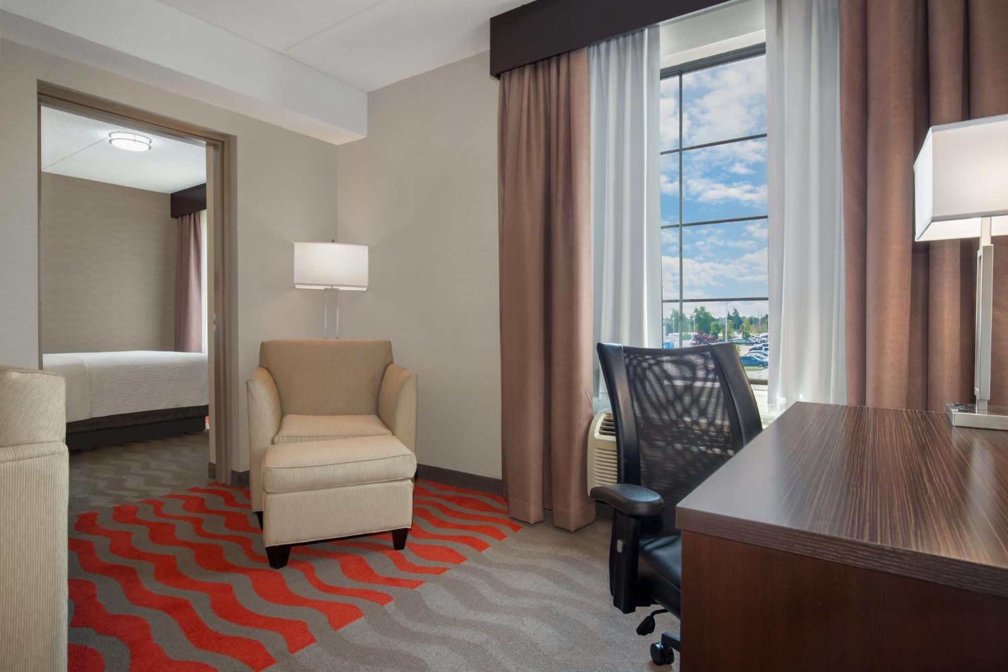 Holiday Inn Express Hotel & Suites Barrie By Ihg Exterior foto