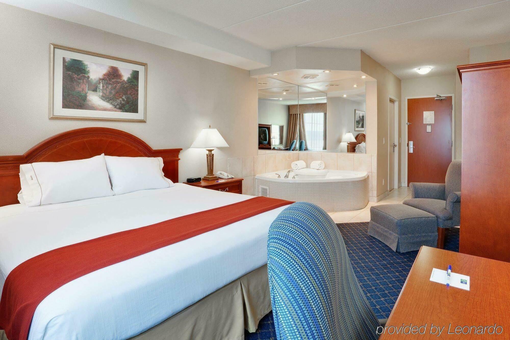 Holiday Inn Express Hotel & Suites Barrie By Ihg Exterior foto